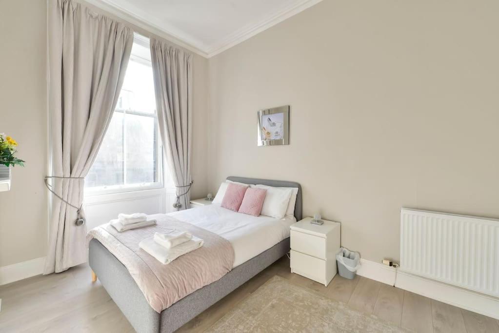 George IV Bridge - Superbly Located 3 Bedroom! Edimburgo Exterior foto